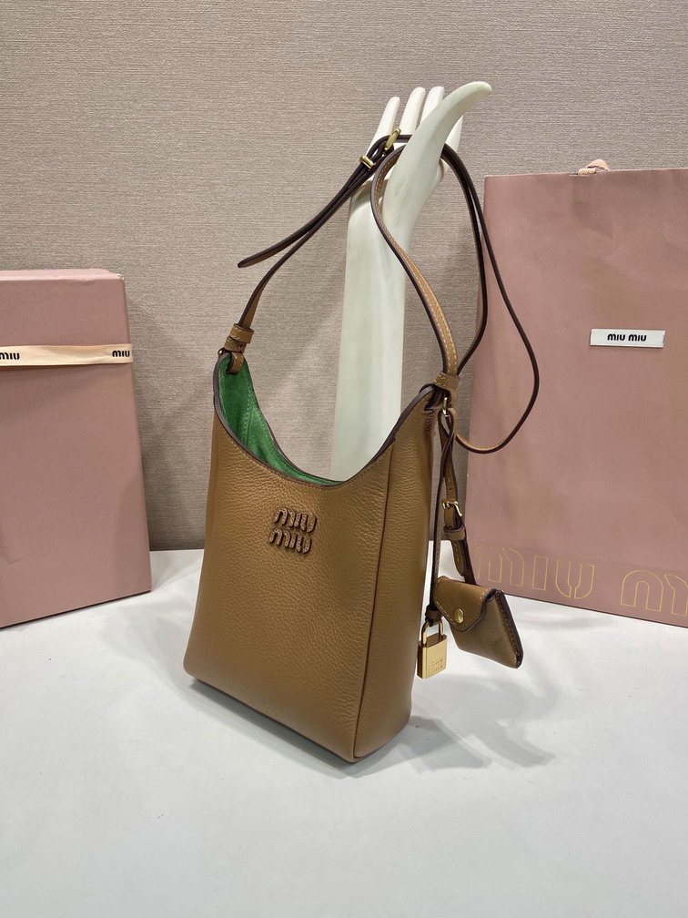 Miu 5BB099 16x19x6 5cm AP_3