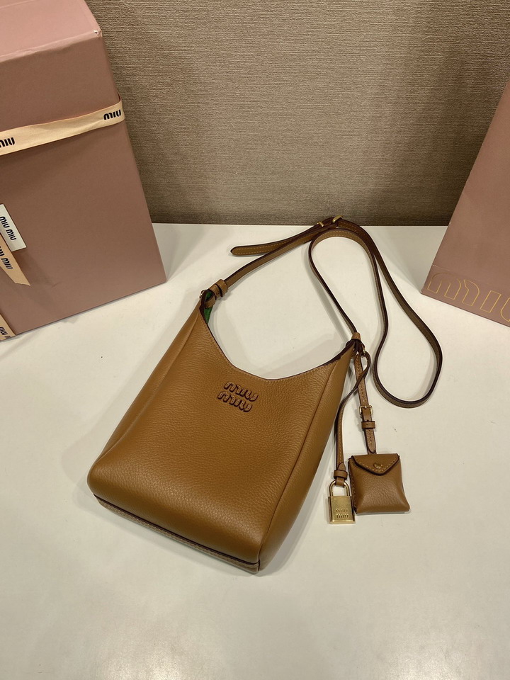 Miu 5BB099 16x19x6 5cm AP_4