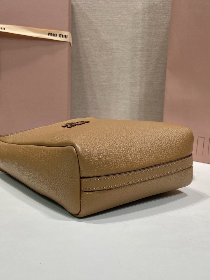 Miu 5BB099 16x19x6 5cm AP_6