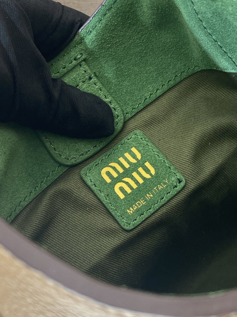Miu 5BB099 16x19x6 5cm AP_9