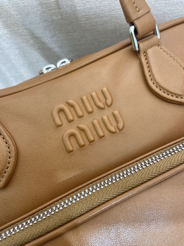 Miu 5BB159 32x22x14cm AP2_7