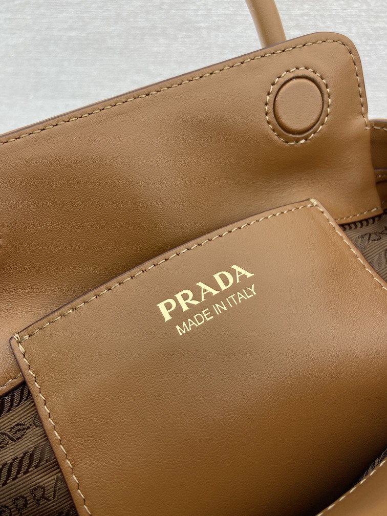 Prada Carry 1BA496 19x21x7cm AP_11