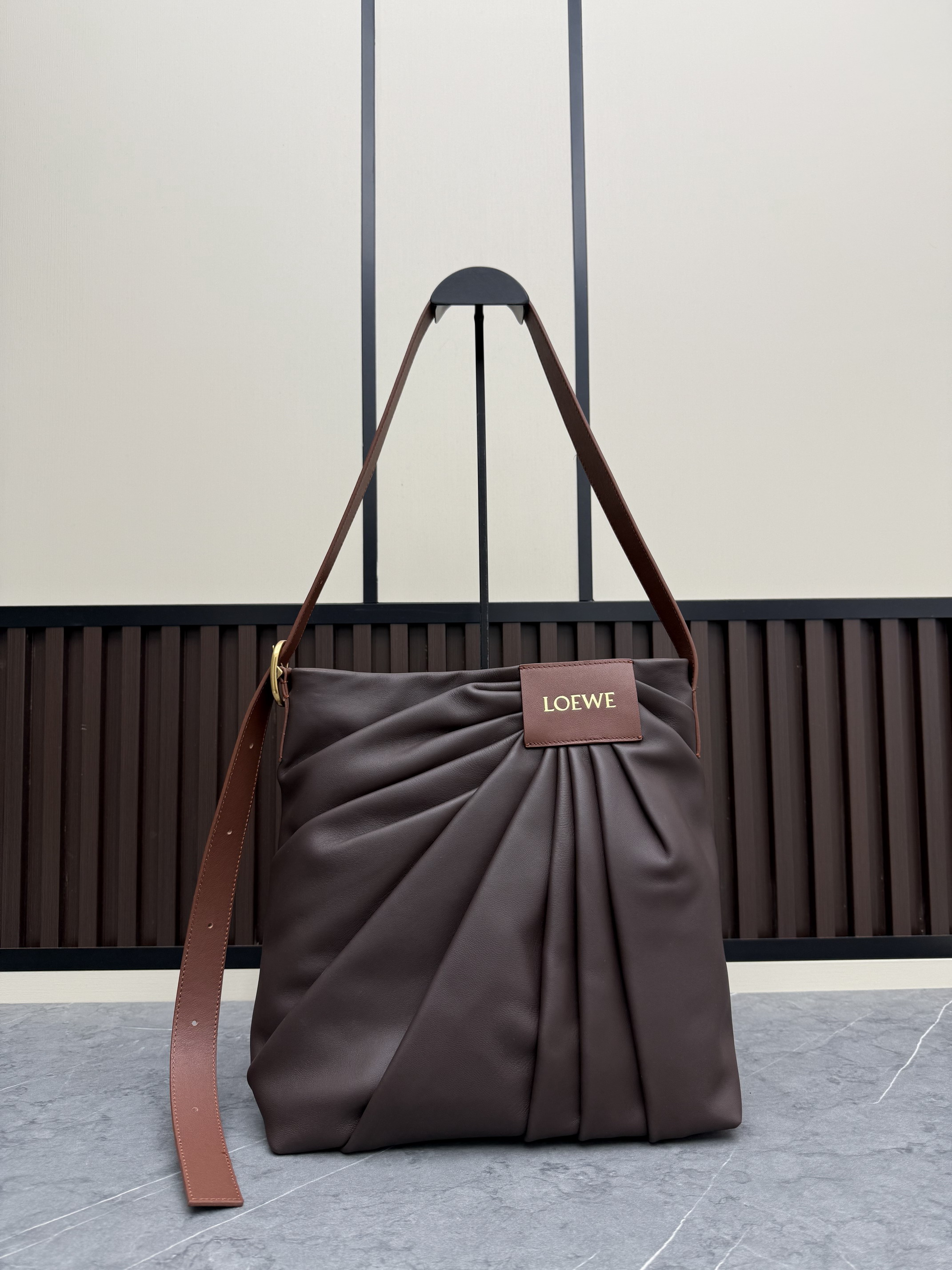 Loewe Draped 2601 30x29x14cm jj1_1