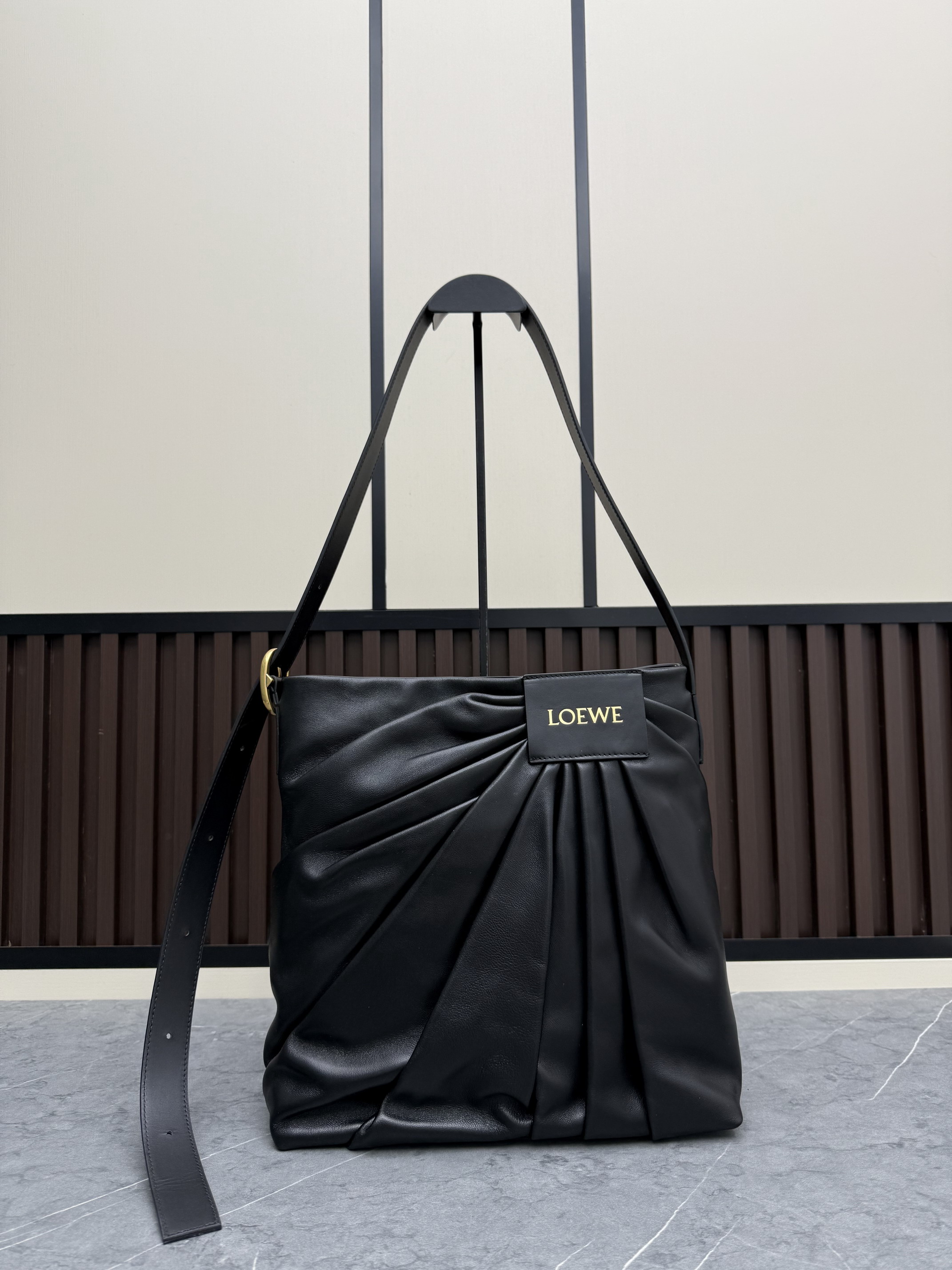 Loewe Draped 2601 30x29x14cm jj_1