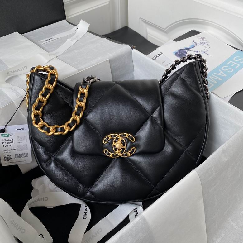 2025 Chanel Crescent pack Original