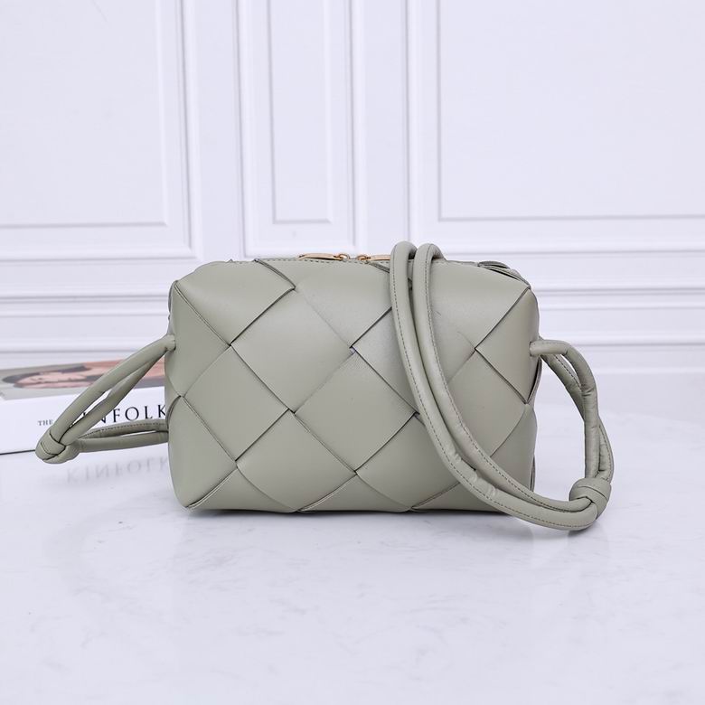 2240-1 22X14.5X7.5cm EL 4