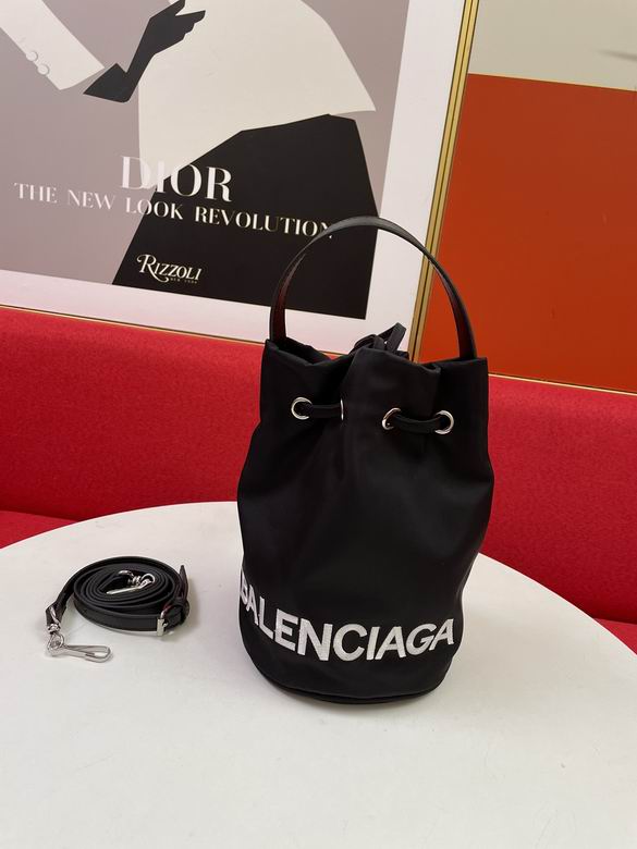 2025 Balenciaga Bucket bag 1:1