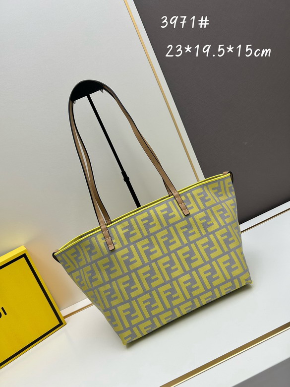 Fendi 3971 23x19.5x15cm jj2