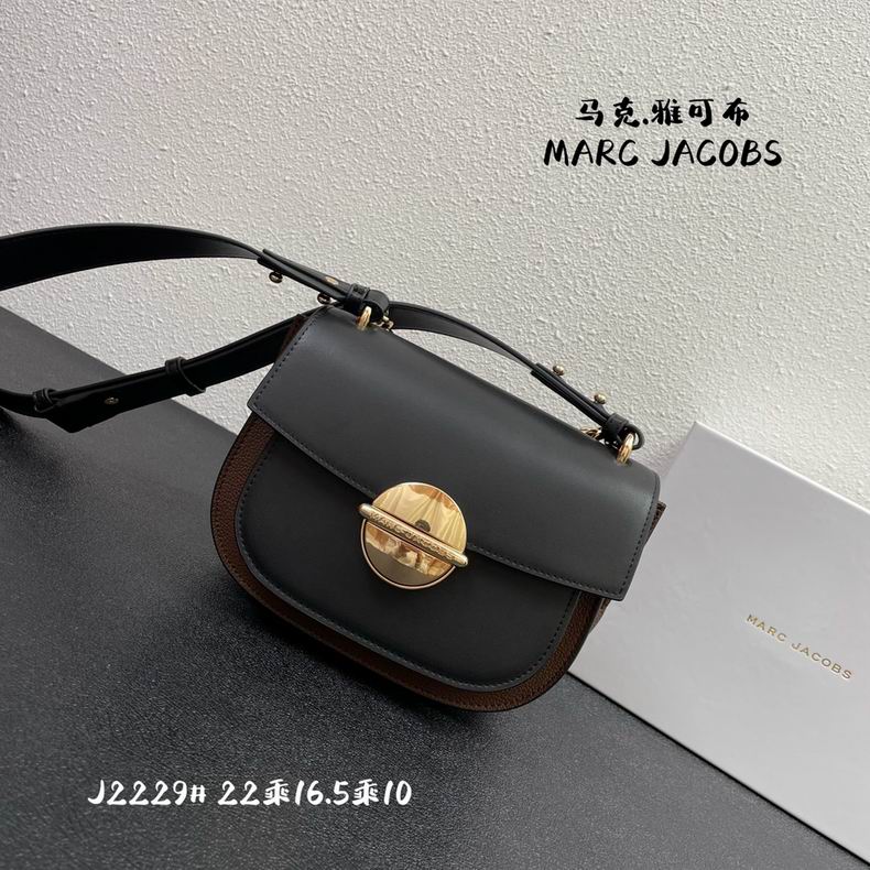 Marc Jacobs 02229