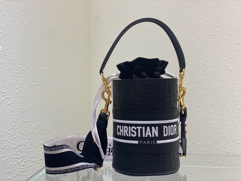 25 Dior Bucket bag