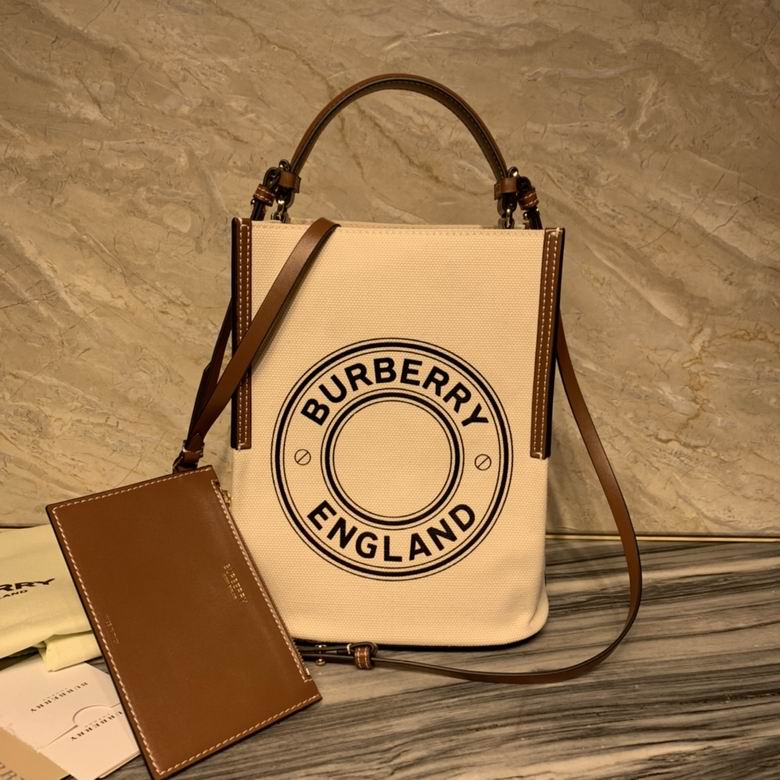 Burberry Bucket bag1:1