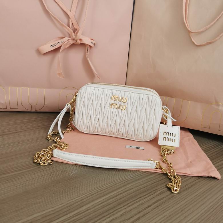 2024 Miu Miu Camera bag Original