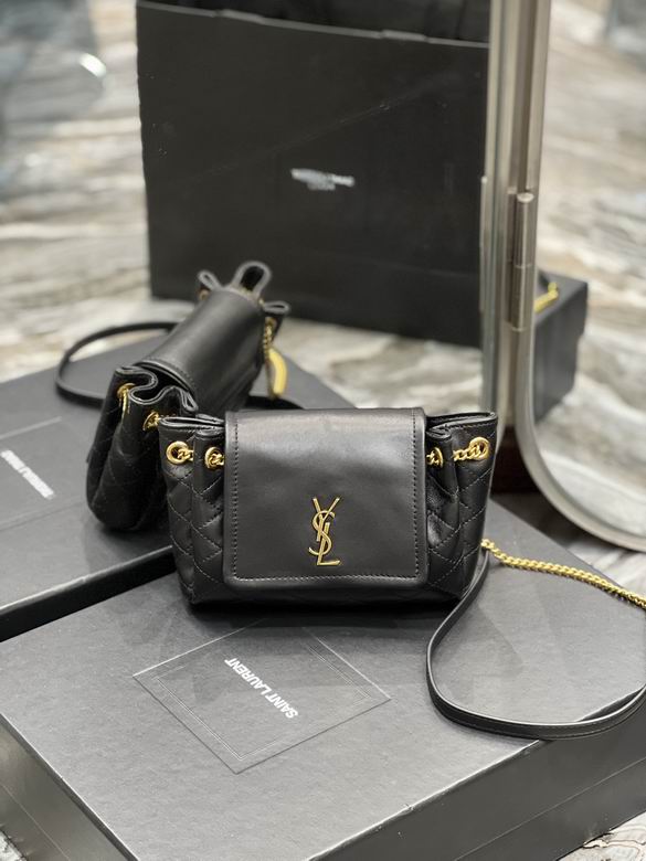 YSL Nolita 672738 18x13x6cm 8D1