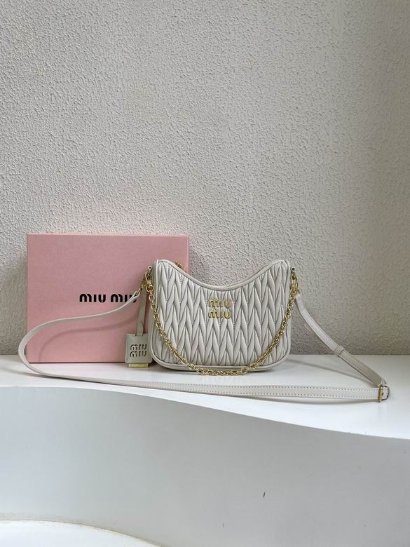 Miumiu 616004 21x16.5x5.5cm zy