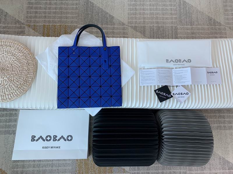 Issey Miyake 0086 34x34cm Yt 2