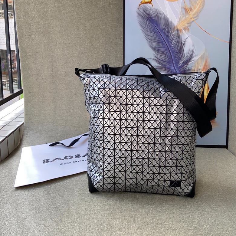 2024 Issey Miyake messenger bag 1：1