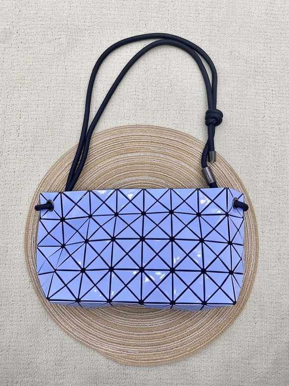 15.7X23.5X7.8cm 072703 YT2