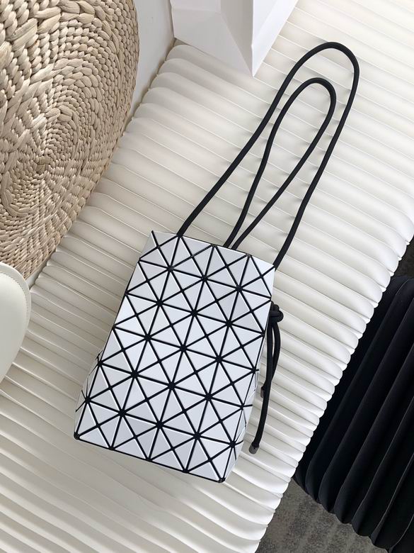 BB81-AG531 24X24cm YT 4