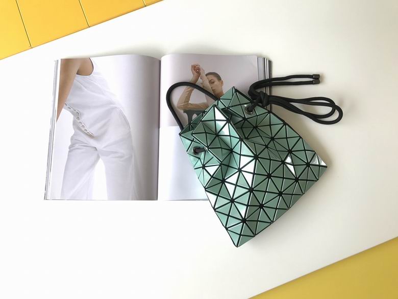 BB81-AG531 24X24cm YT 9