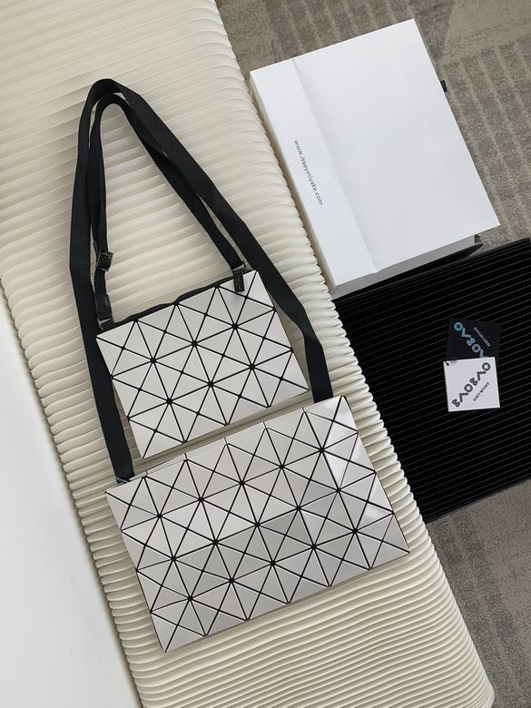 BB81-AG352 23X17cm YT 5