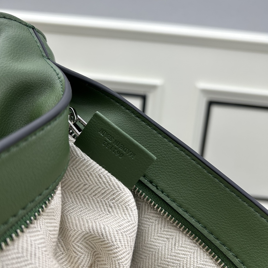 Loewe S327 34x17.5x13cm ww (8)