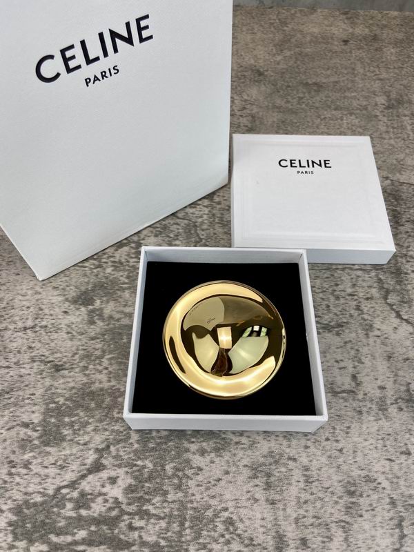 Celine Brooch 05lyr06