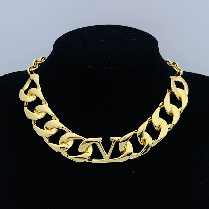 Valentino necklace 06lyx40
