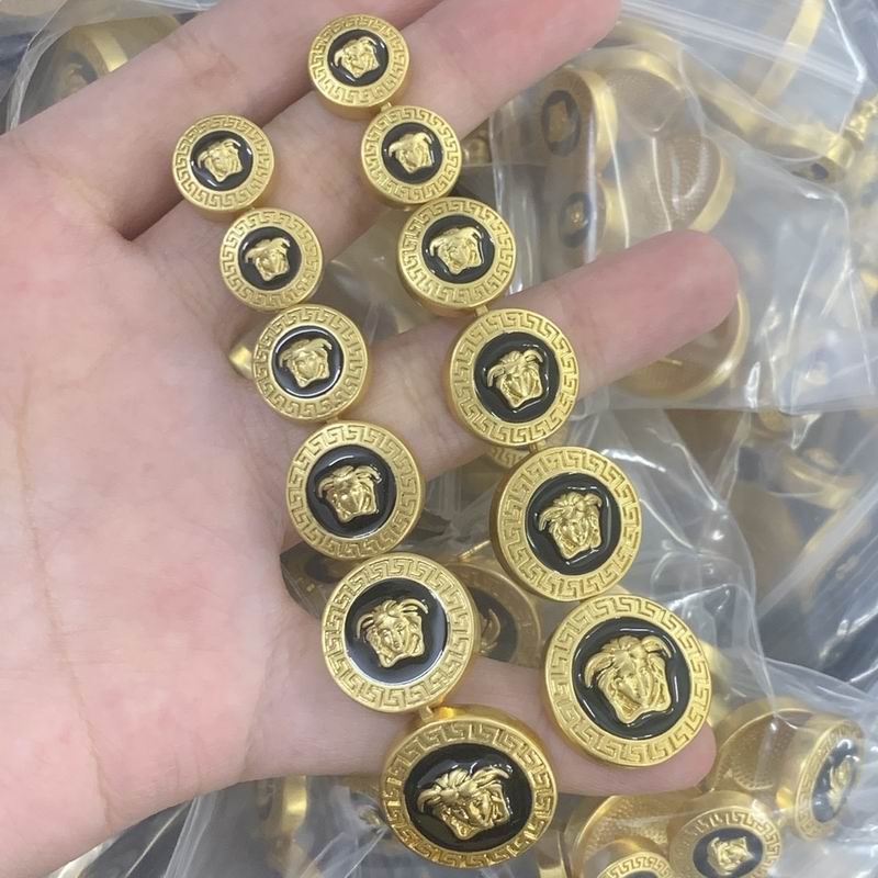 Versace earring 06lyx69