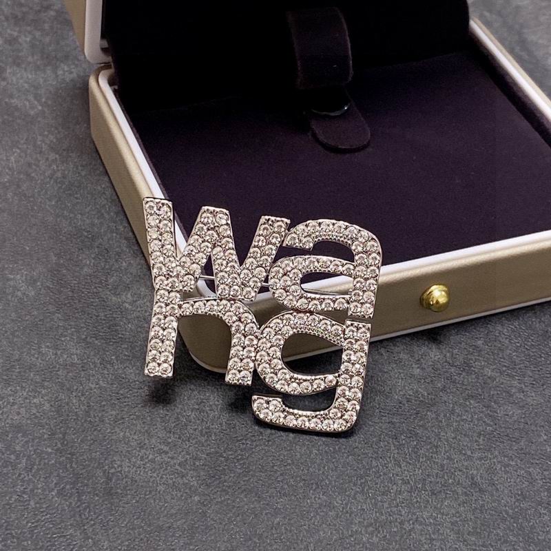 Alexander Wang brooch lyr1 (3)