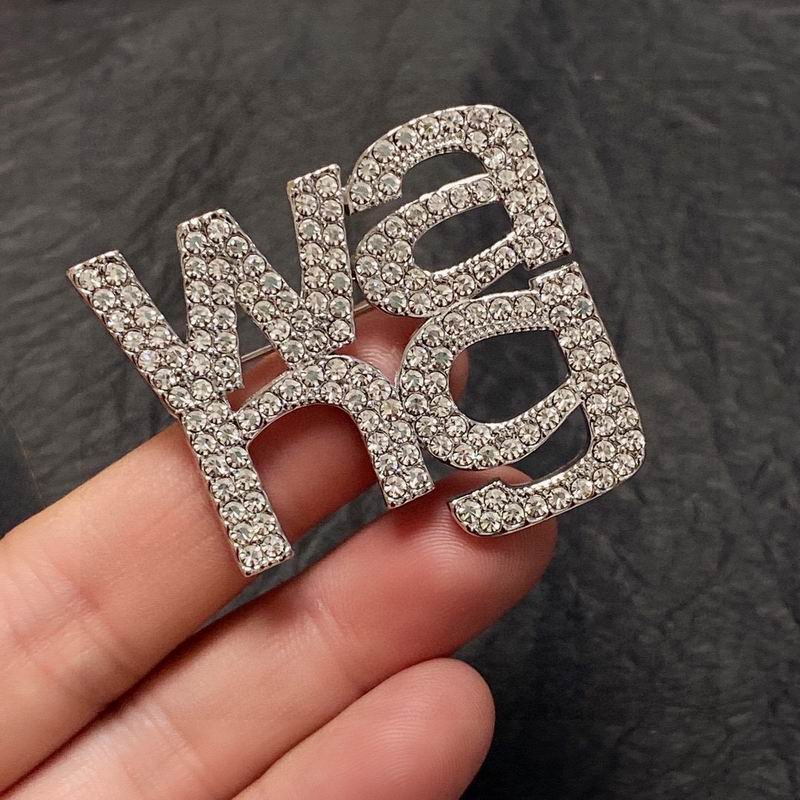 Alexander Wang brooch lyr1 (6)