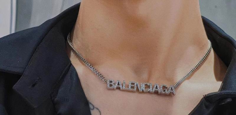 Balenciaga necklace 12lyr02 (2)