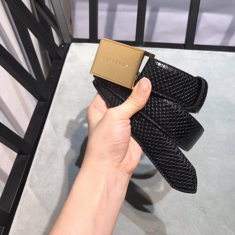 Burberry 34mmX95-125cm 7d (243)