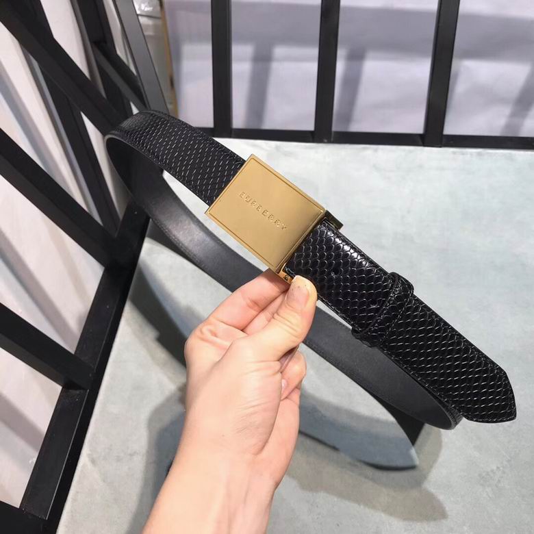 Burberry 34mmX95-125cm 7d (244)