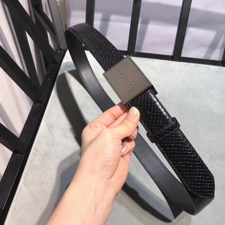 Burberry 34mmX95-125cm 7d (247)