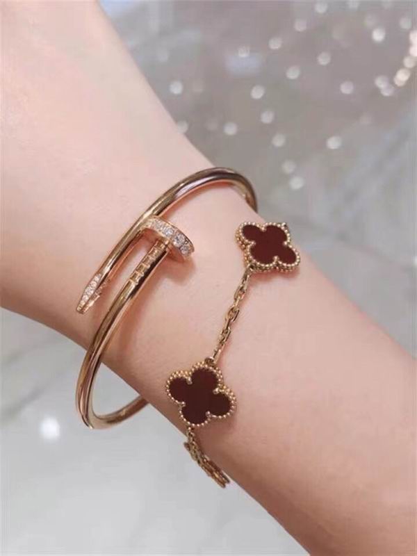 Cartier bracelet 01lyx55 (1)