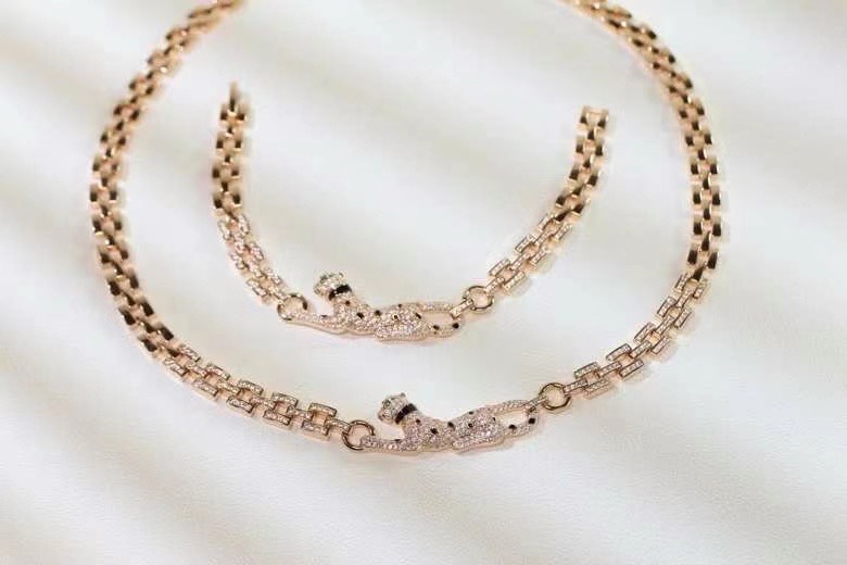 Cartier necklace 01lyx47 (4)