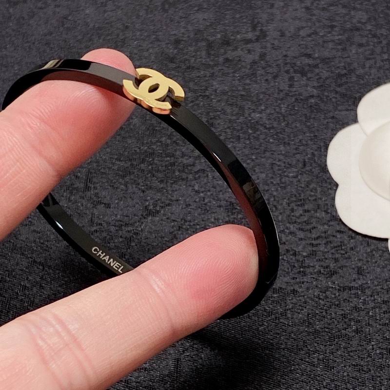 Chanel bracelet 1lyx19 (8)