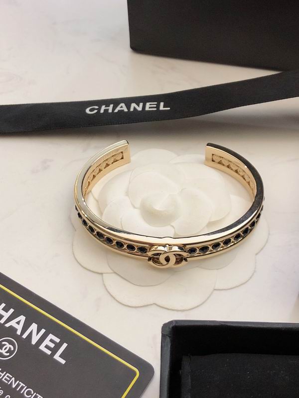 Chanel bracelet 1lyx2 (6)