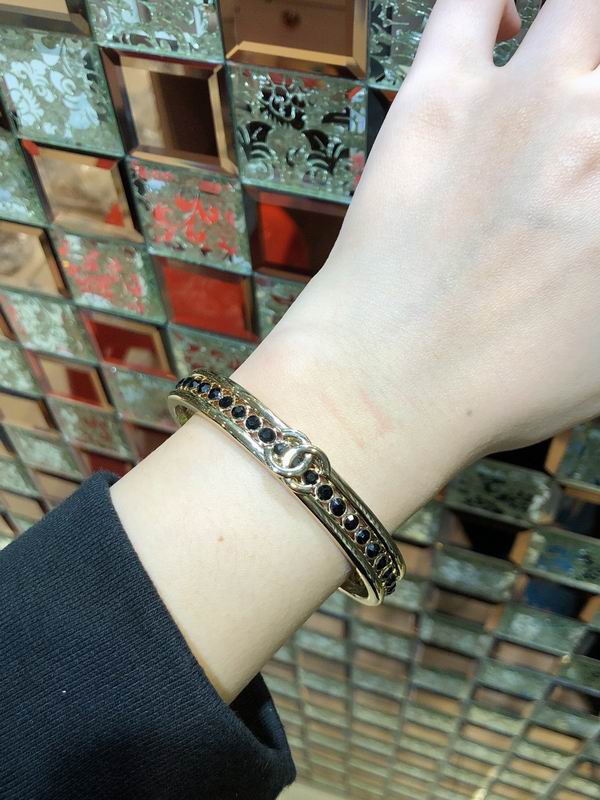 Chanel bracelet 1lyx2 (9)