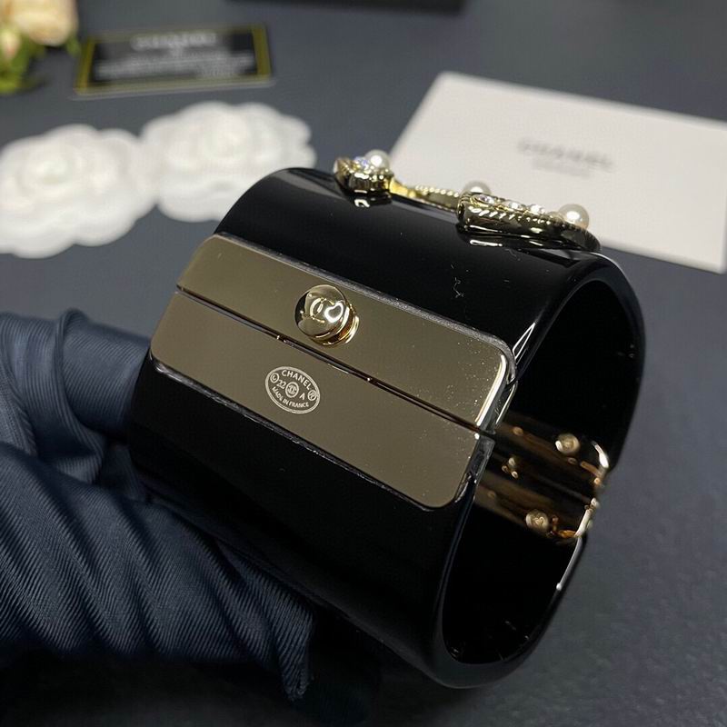 Chanel bracelet 1lyx4 (8)