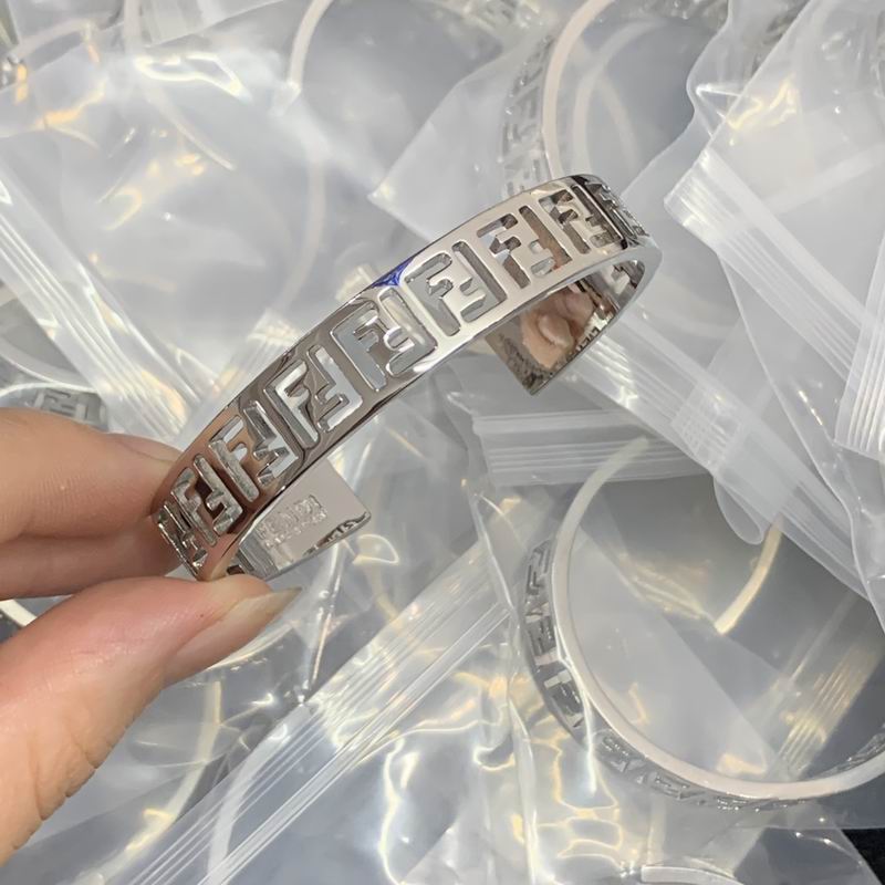 Fendi bracelet 01lyr15 (2)