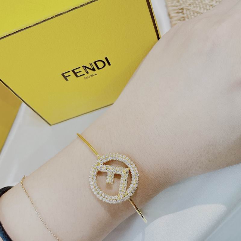 Fendi bracelet 03lyr24 (2)