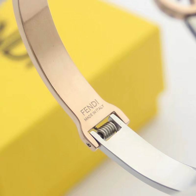 Fendi bracelet 03lyr35 (7)