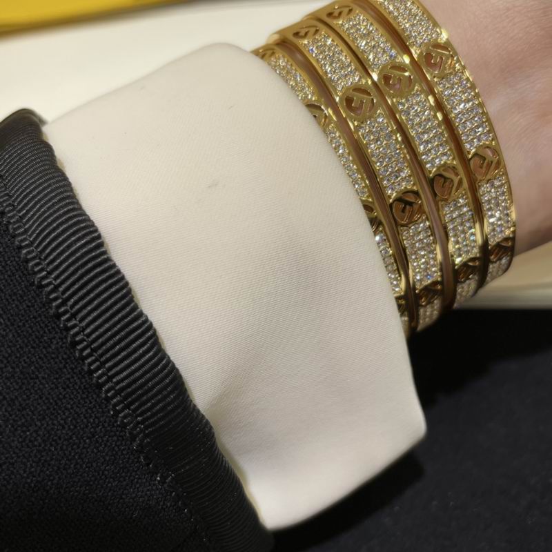 Fendi bracelet 10lyr1 (1)