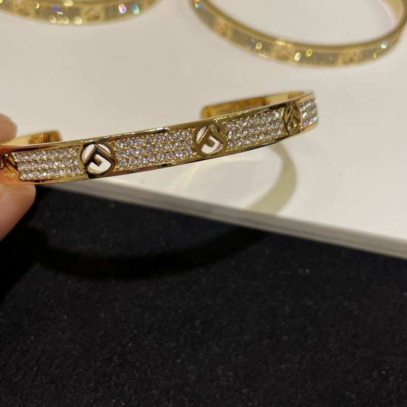 Fendi bracelet 10lyr1 (2)