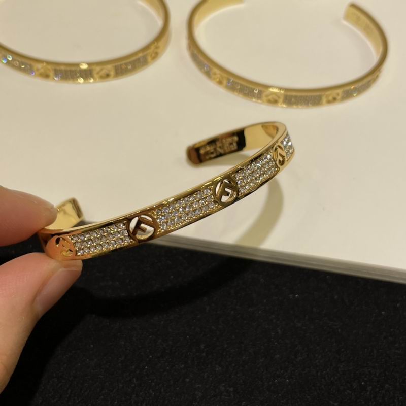 Fendi bracelet 10lyr1 (3)