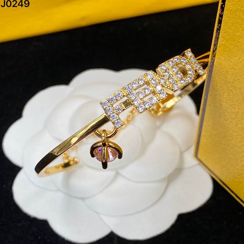 Fendi bracelet 10lyr2 (4)