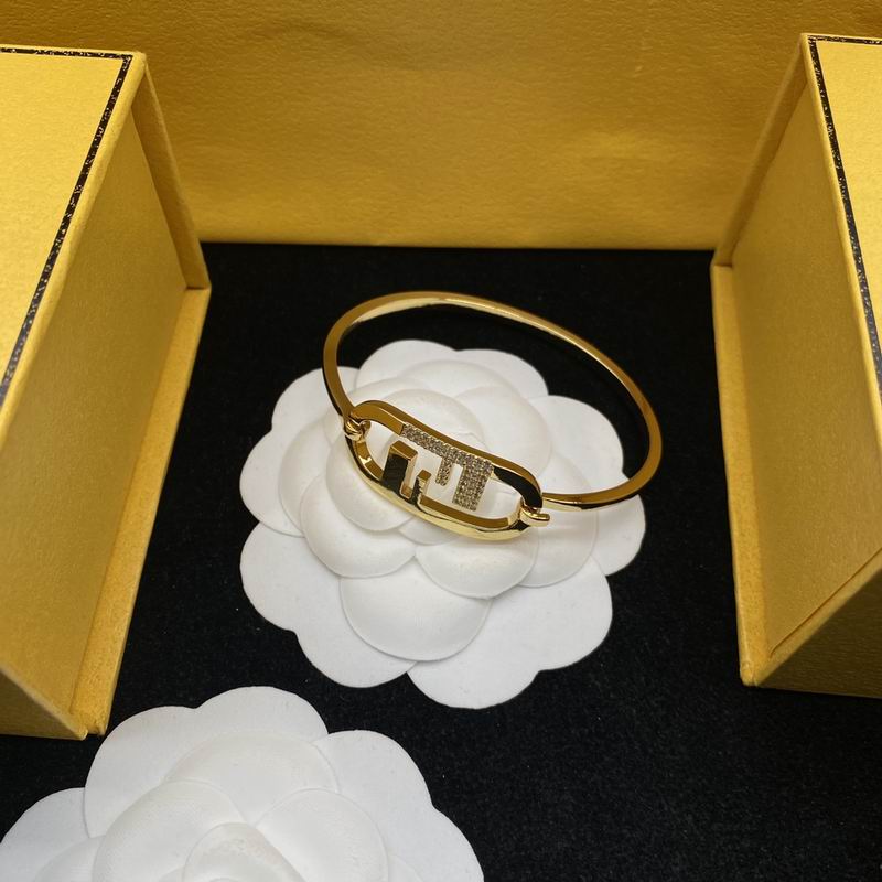 Fendi bracelet 10lyr3 (3)