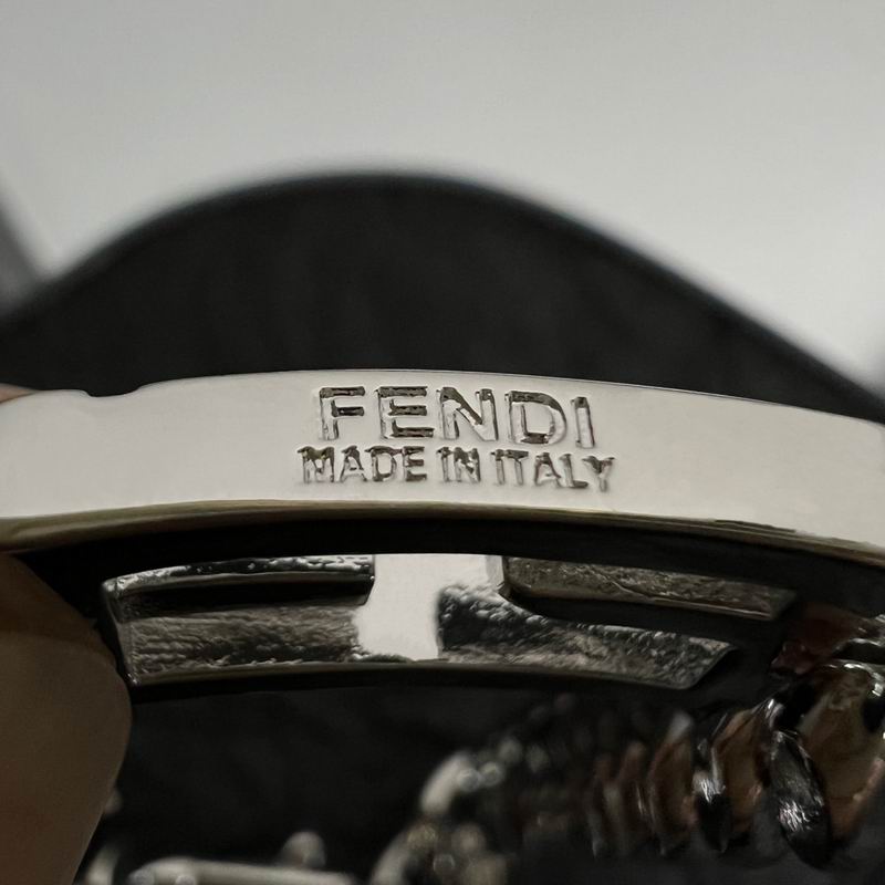 Fendi bracelet 10lyr4 (2)