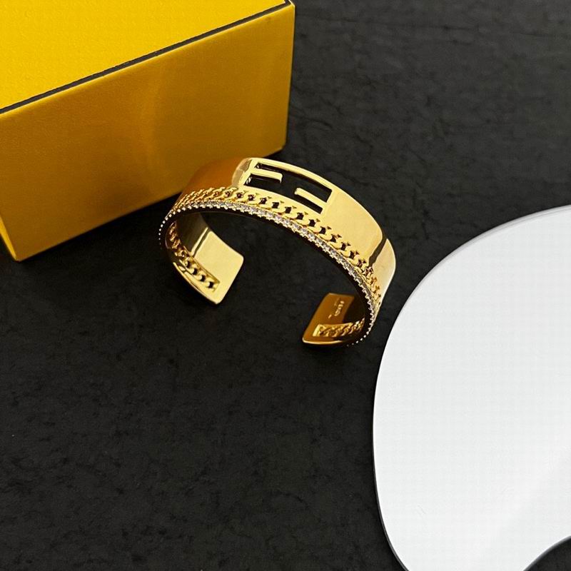 Fendi bracelet 10lyr5 (12)